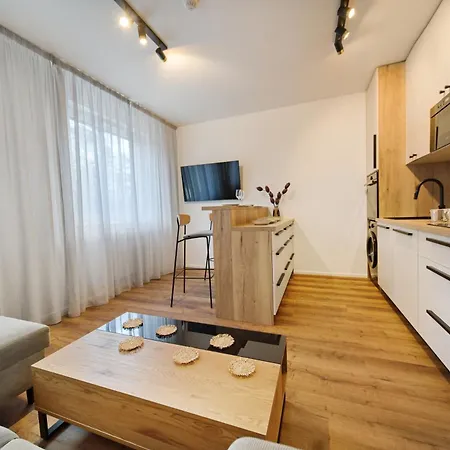 Bohemian Glow Of Krumlov Appartement